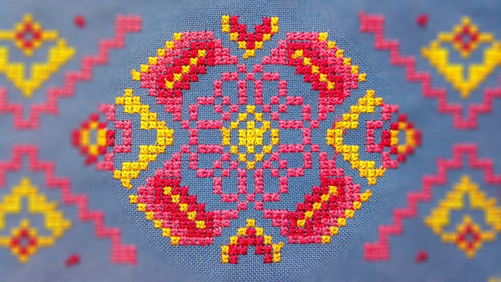 вышивка крестиком на вышивальной машине