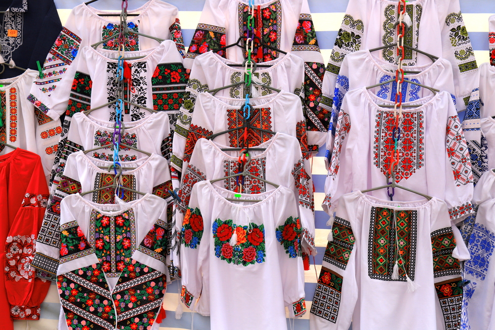 українська народна вишивка, народна вишивка, орнаменти вишиванок по регіонам